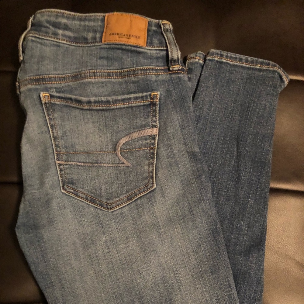 American Eagle Light wash skinnies